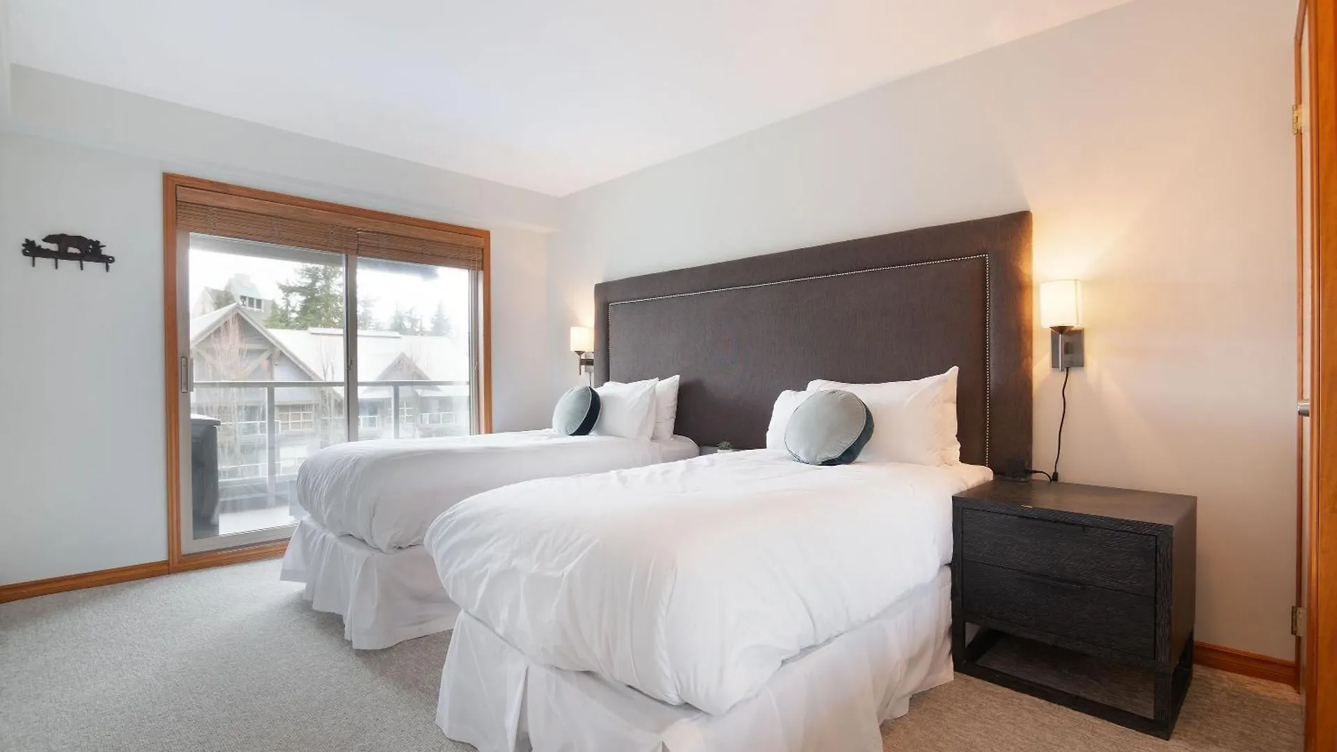 Apartment Aspens Mountain Side Resort Whistler Canada