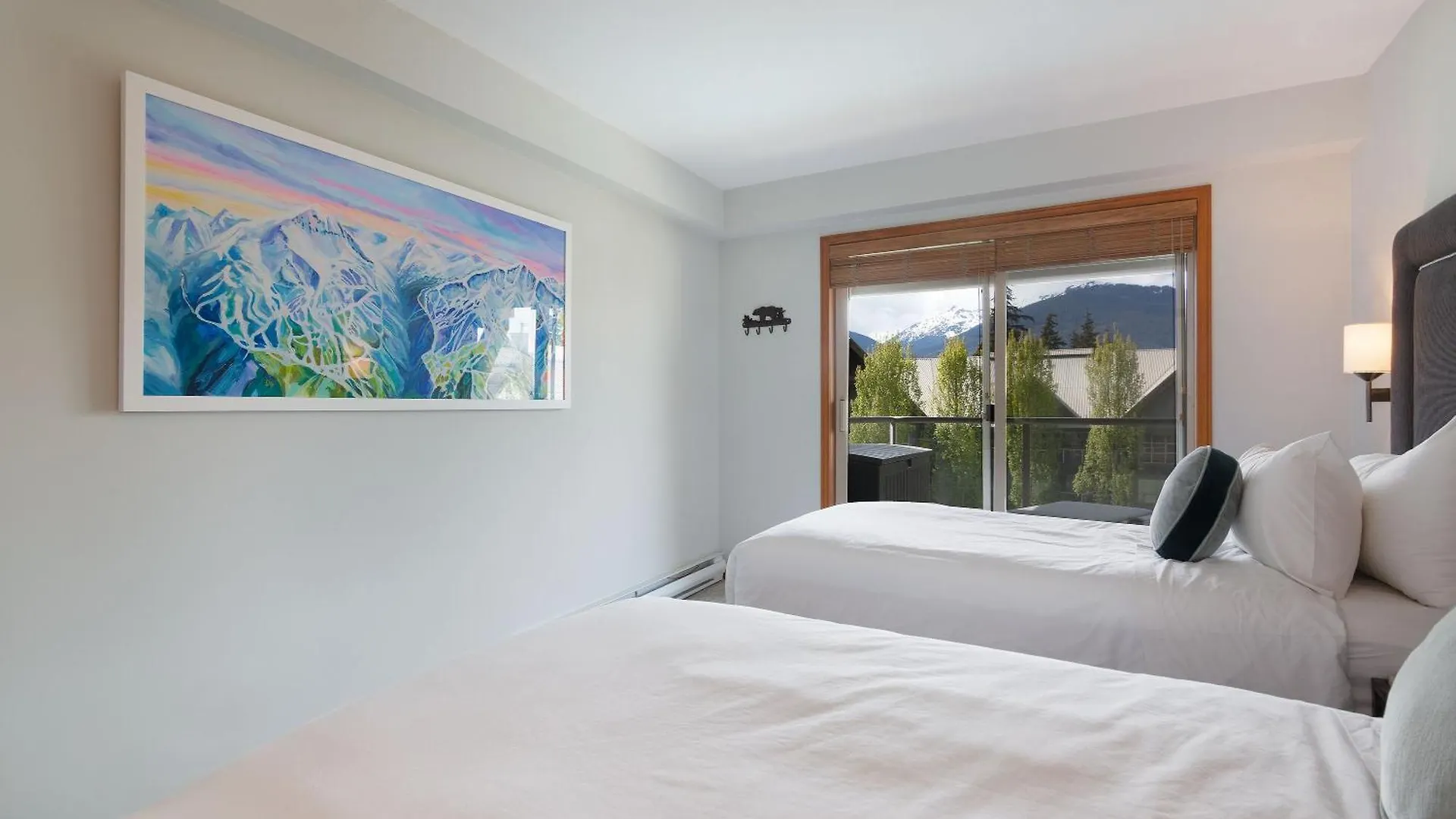Aspens Mountain Side Resort Whistler 0*,