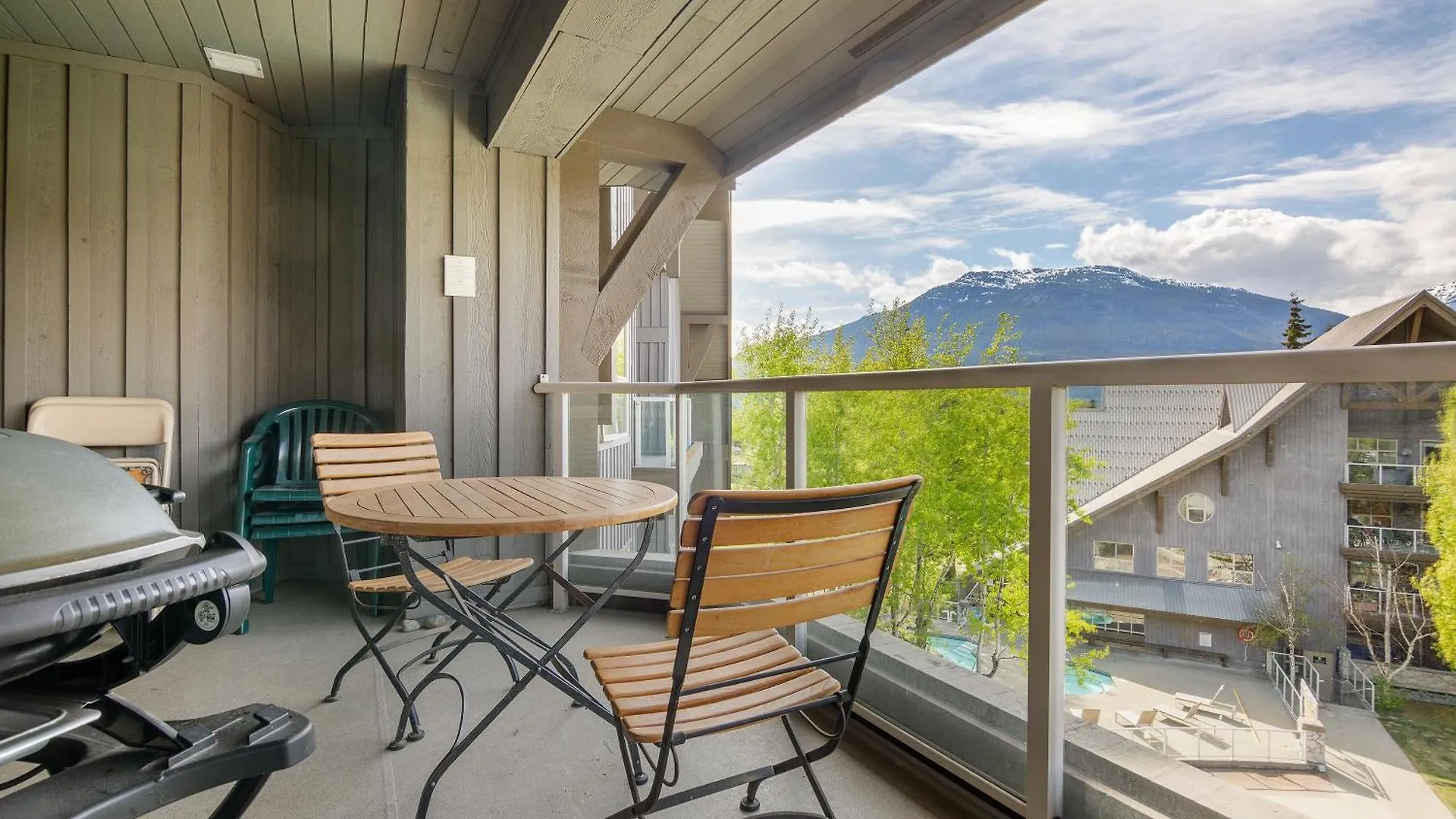 Aspens Mountain Side Resort Whistler Apartment